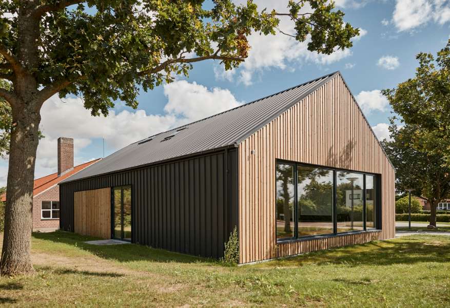 Steel and wood annex for extra space for ‘loaning out’ at Risskov Library, Risskov Bibliotek - Fortebakken 1, 8240 Risskov